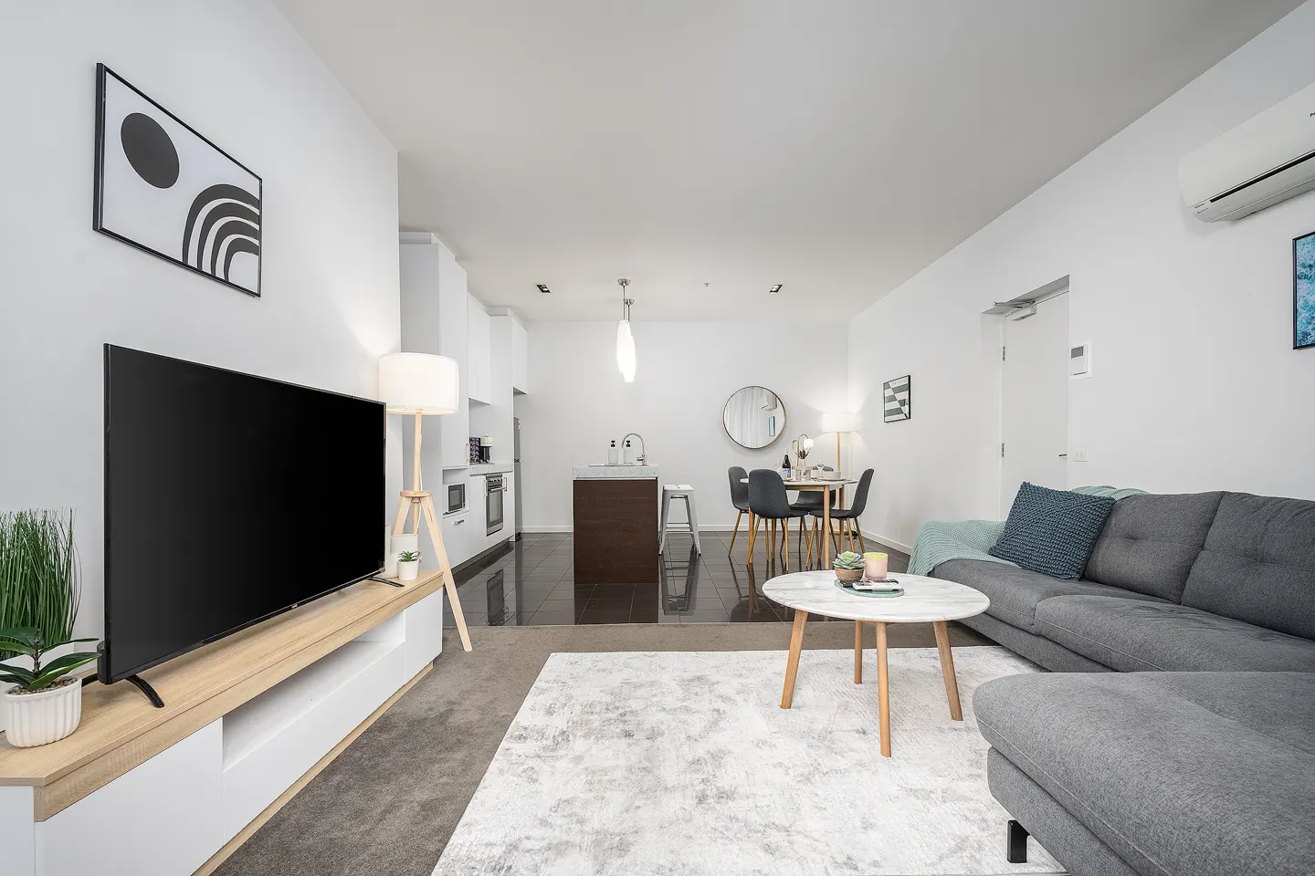 Spacious Queen Vic Market Apartment photo