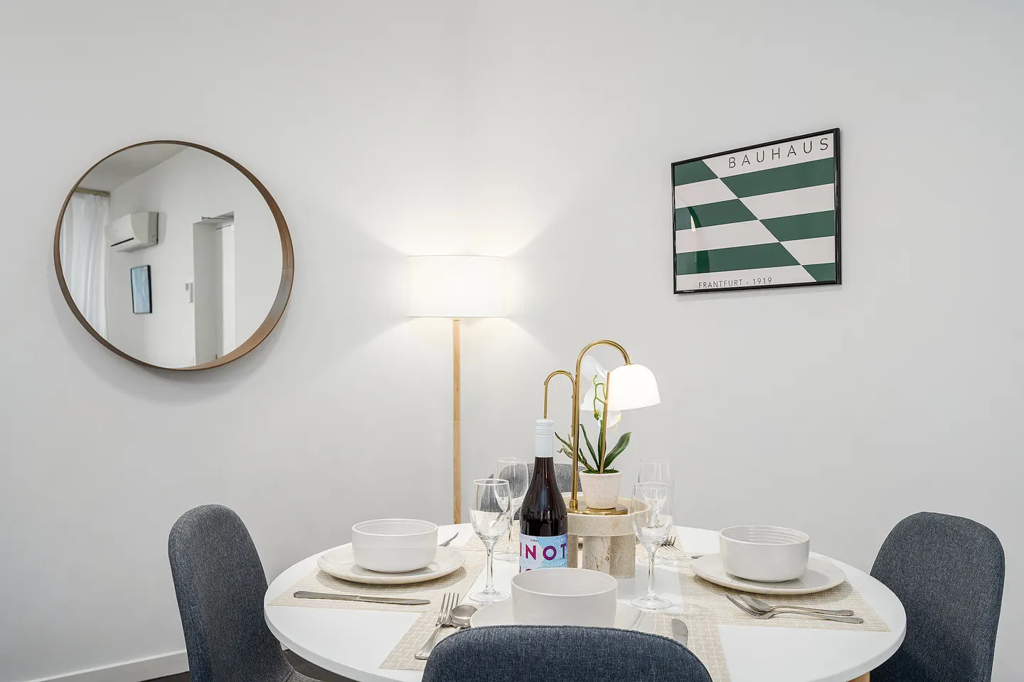 Spacious Queen Vic Market Apartment photo